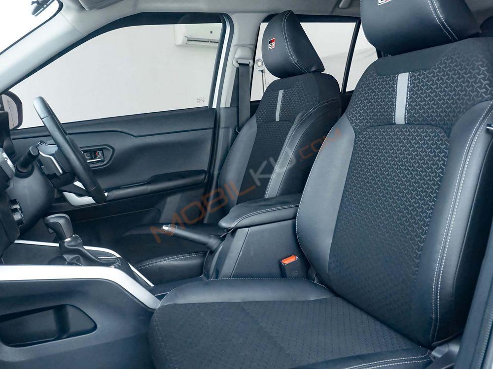 Mobil Toyota Raize 2022