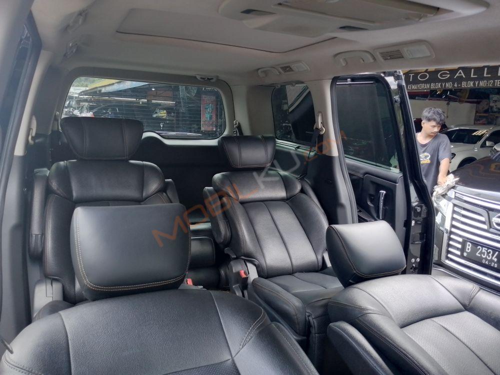 Mobil Nissan Elgrand 2013