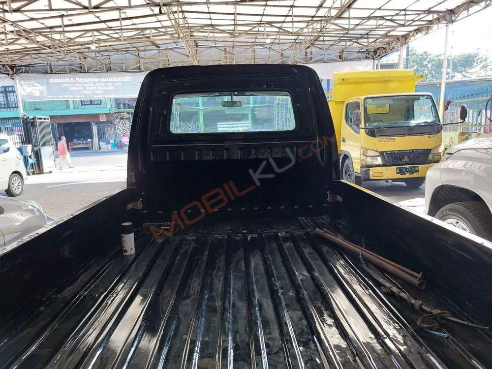 Mobil Suzuki Carry 2013