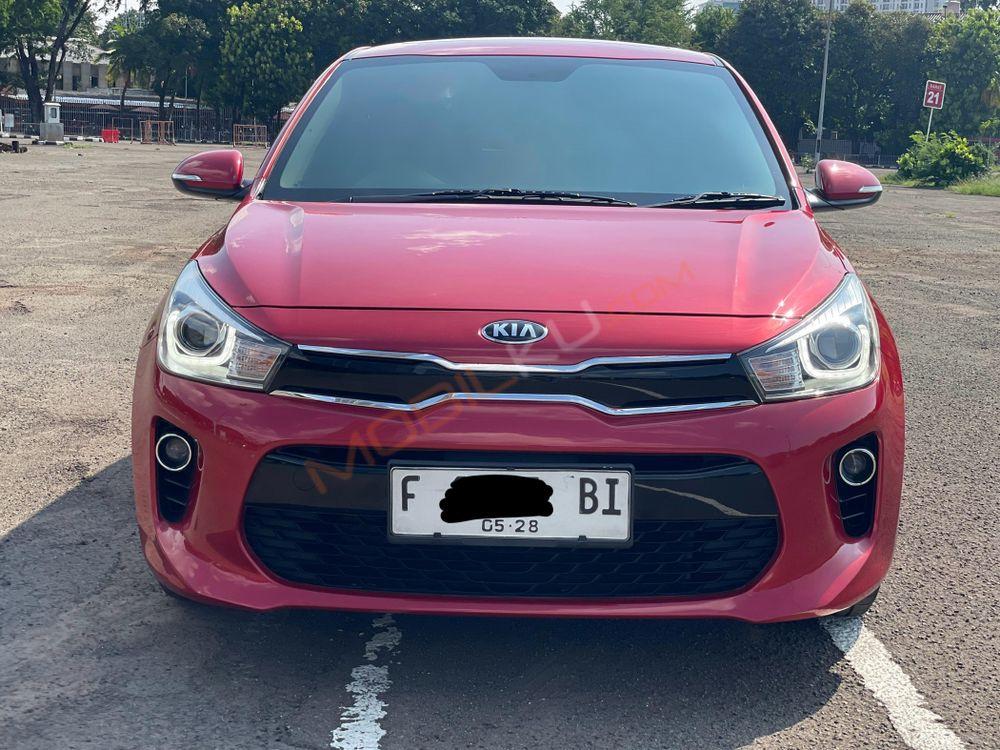 Mobil Kia Rio 2017