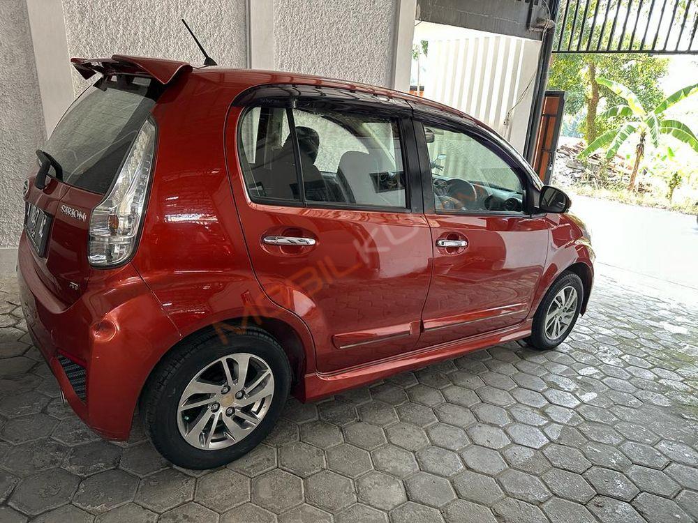 Mobil Daihatsu Sirion 2015