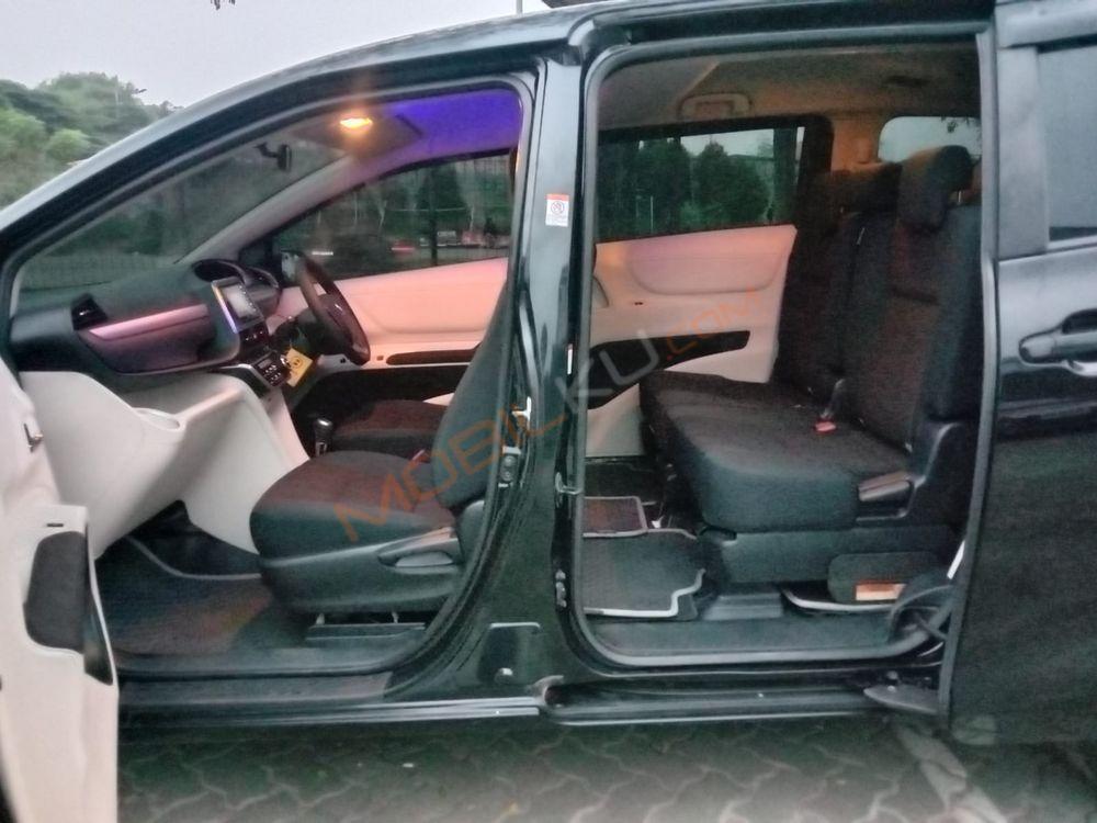 Mobil Toyota Sienta 2017