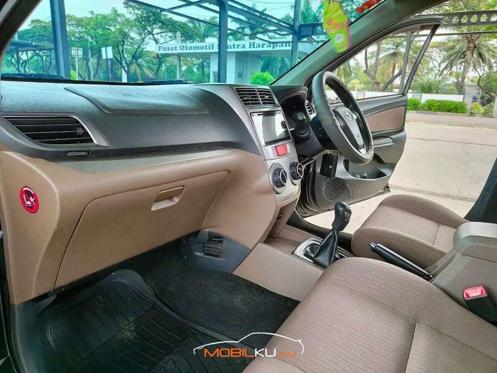 Mobil Daihatsu Xenia 2016