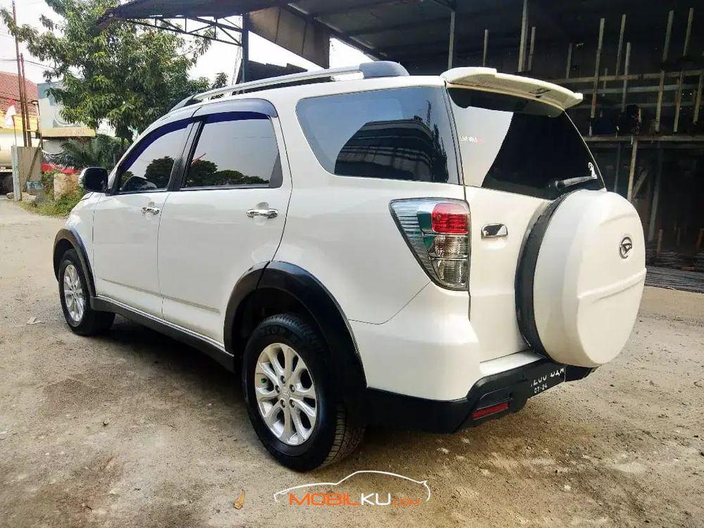 Mobil Suzuki SX4 2011