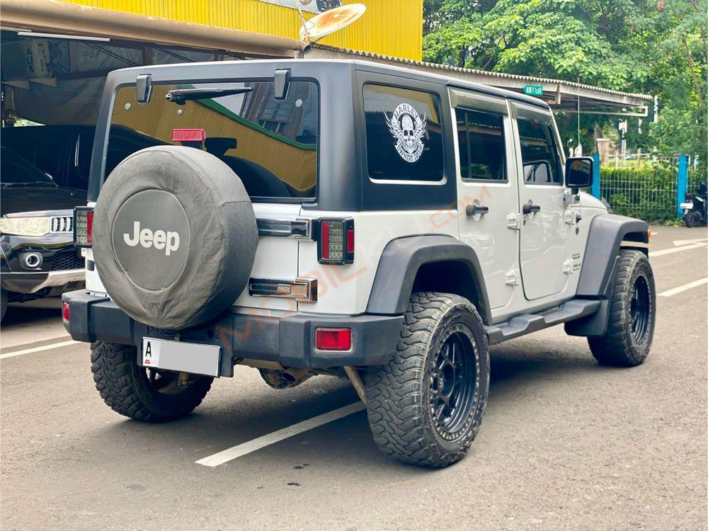 Mobil Jeep Wrangler 2014