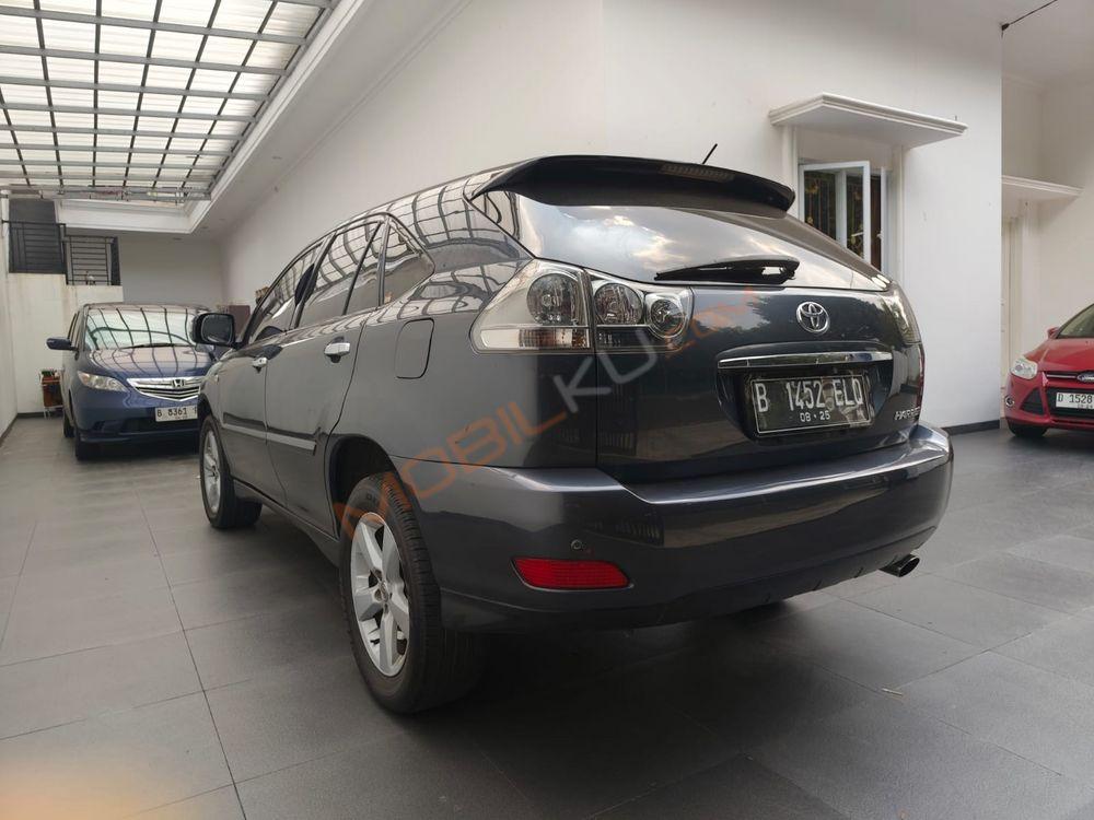 Mobil Toyota Harrier 2004
