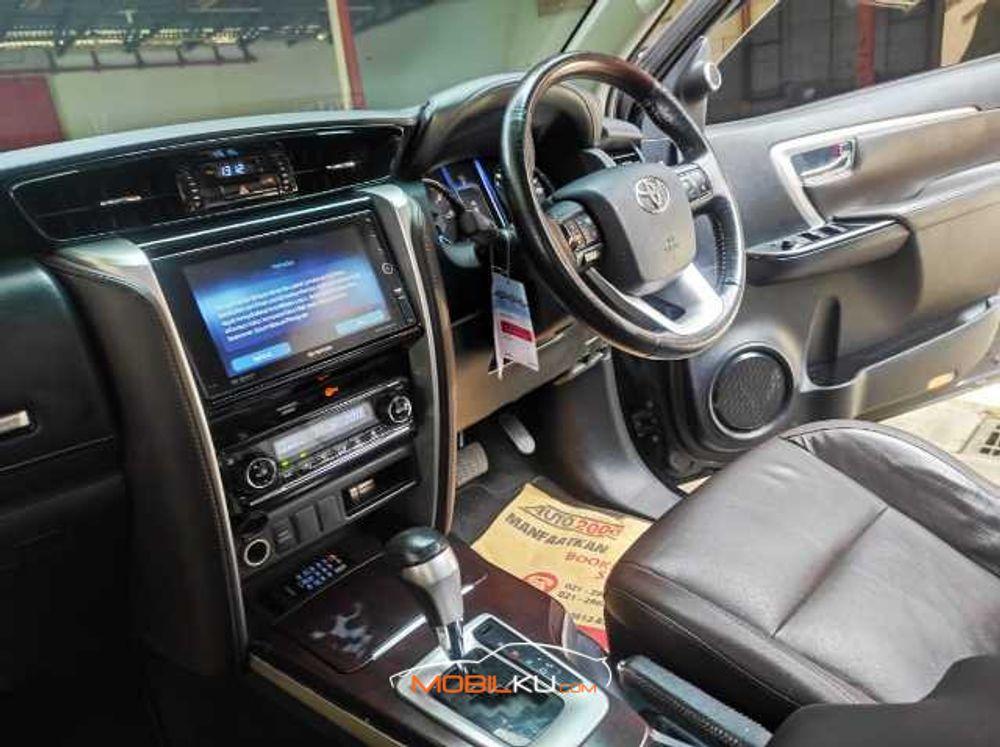 Mobil Toyota Fortuner 2017