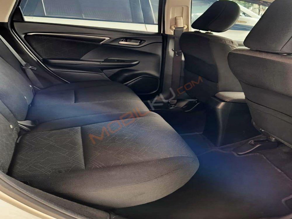 Mobil Honda Jazz 2016