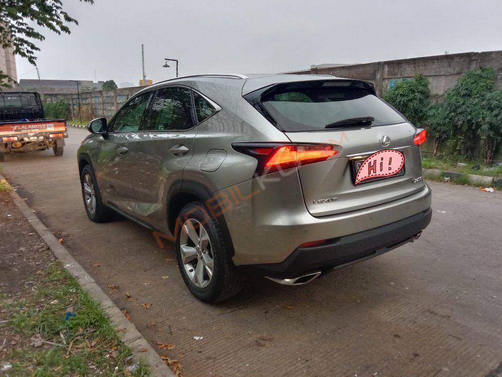 Mobil Lexus NX 2015