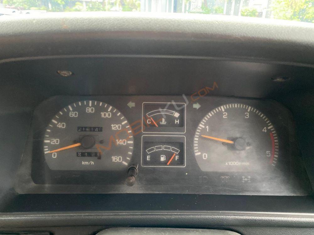 Mobil Daihatsu Taft 1998