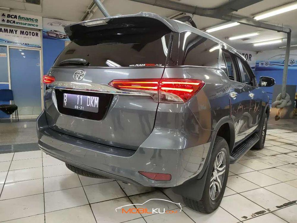 Mobil Toyota Fortuner 2016