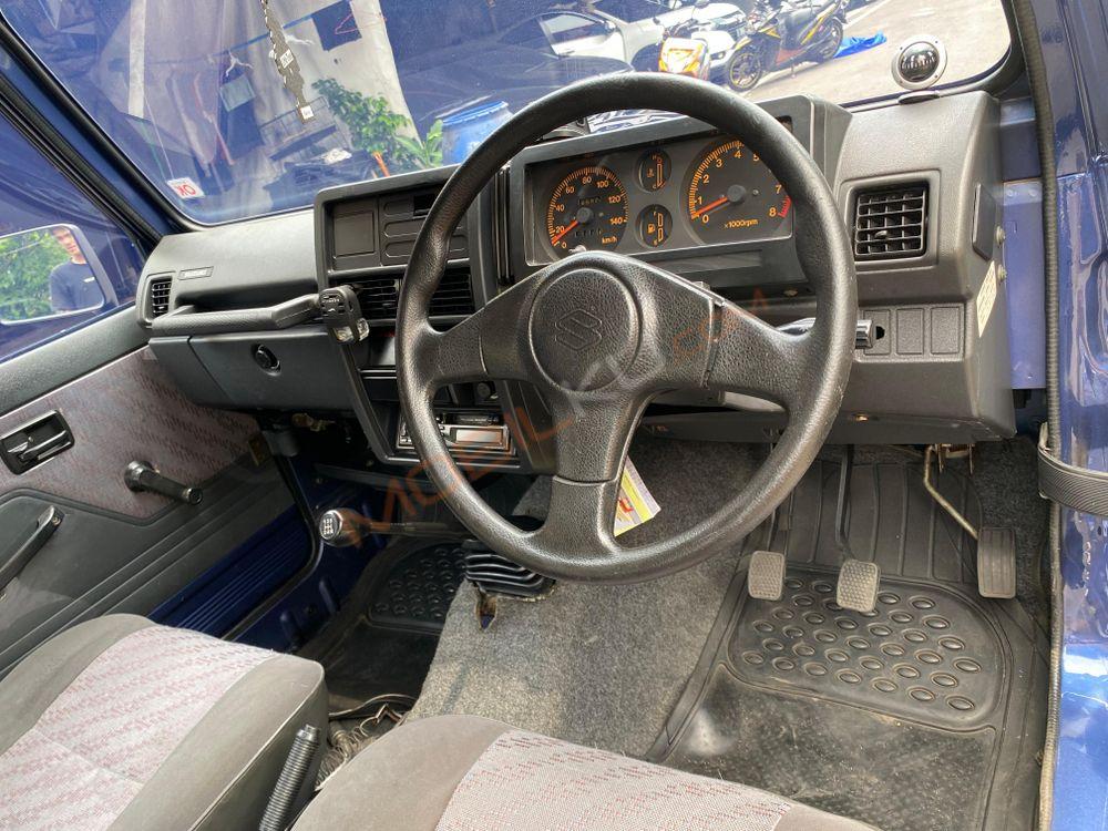 Mobil Suzuki Katana 2004