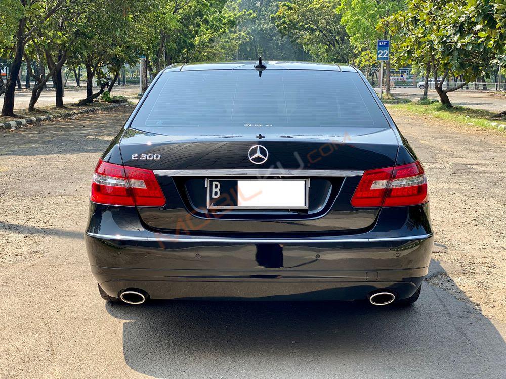 Mobil Mercedes-Benz E-Class 2011