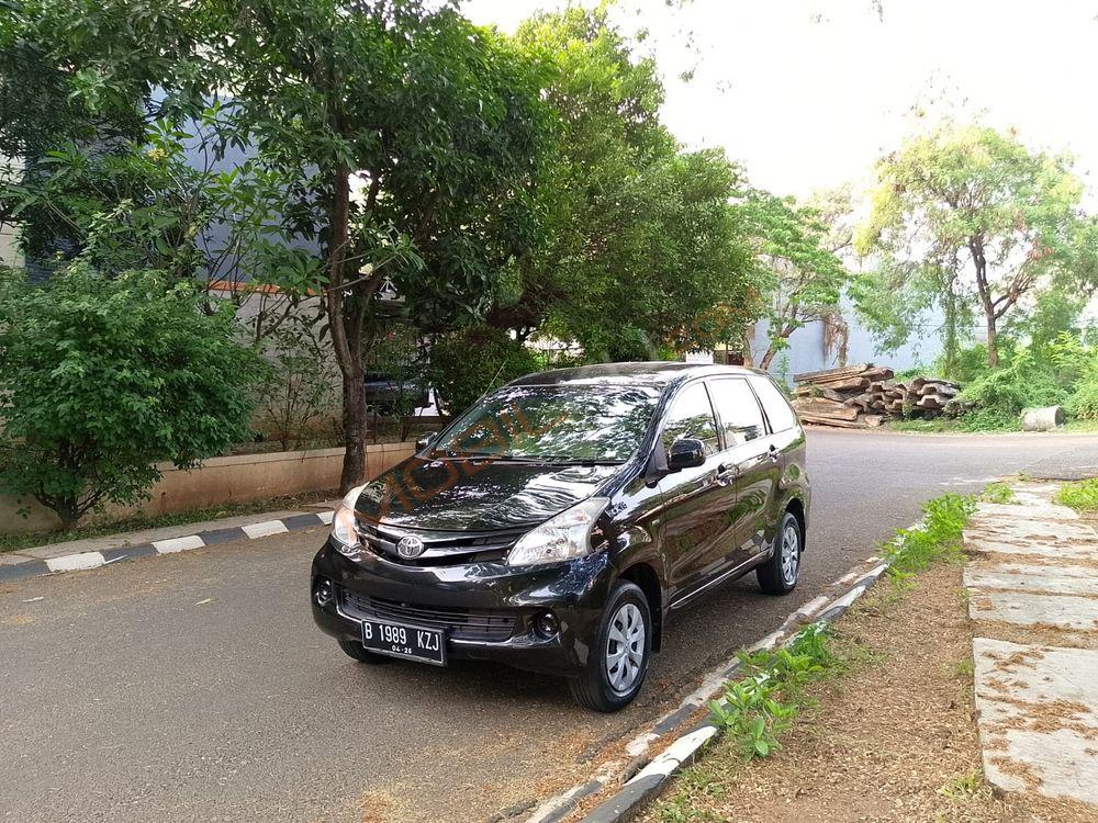 Mobil Toyota Avanza 2016