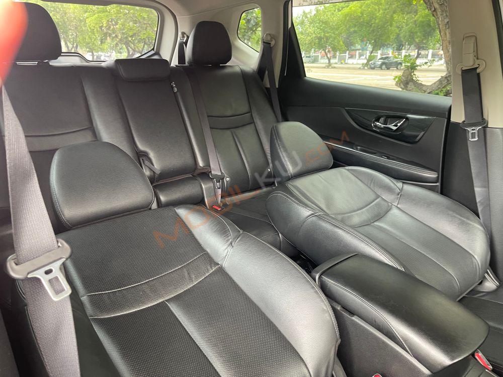 Mobil Nissan X-Trail 2017