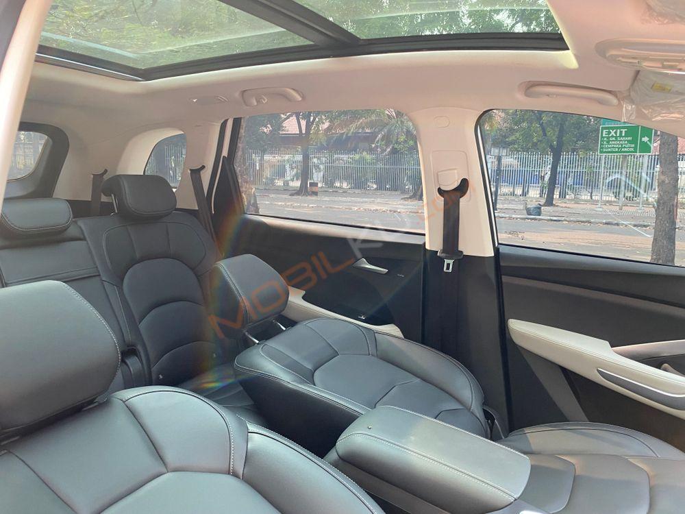 Mobil Wuling Almaz 2022