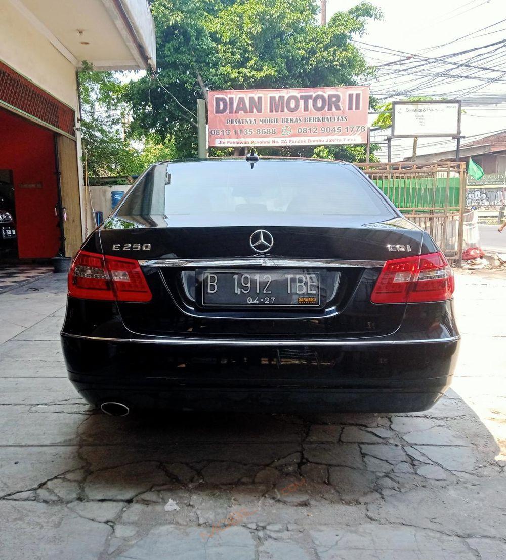 Mobil Mercedes-Benz E-Class 2011