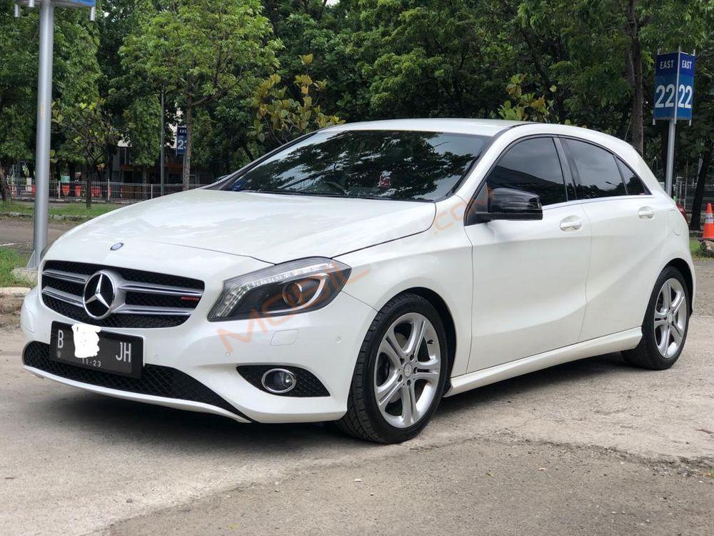 Mobil Mercedes-Benz A-Class 2013