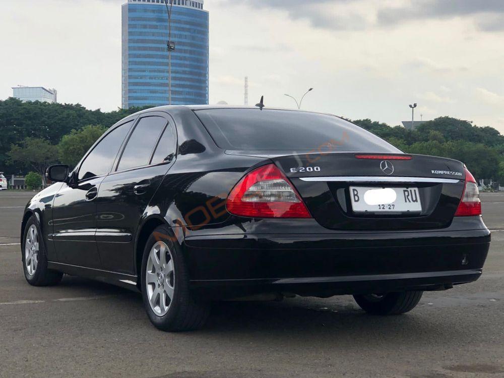 Mobil Mercedes-Benz E-Class 2007