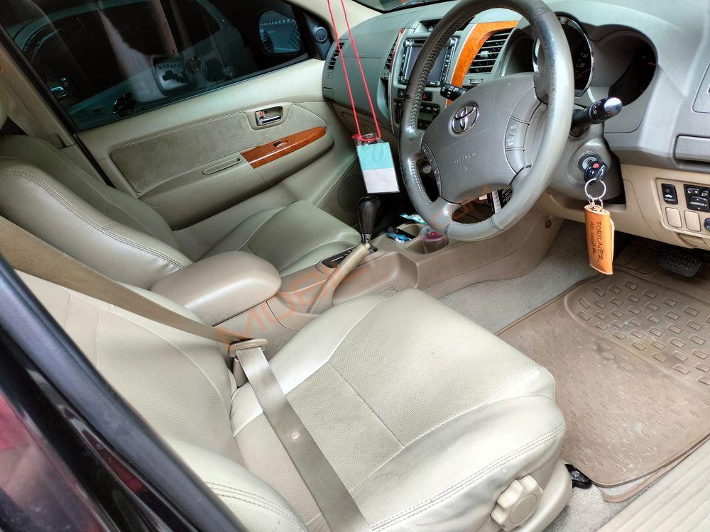 Mobil Toyota Fortuner 2011