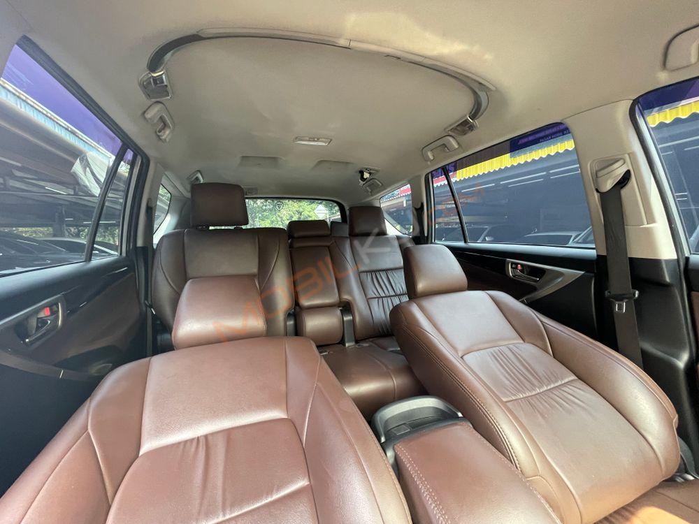 Mobil Toyota Kijang Innova 2016