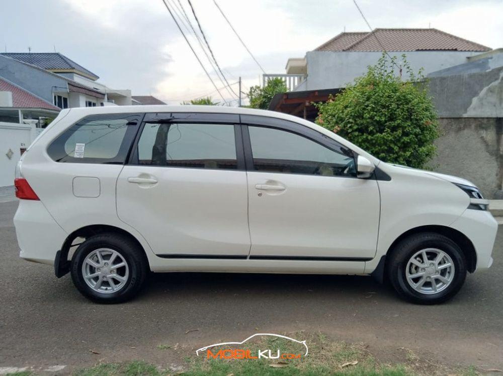 Mobil Daihatsu Xenia 2019