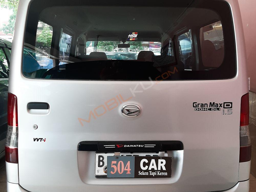 Mobil Daihatsu Gran Max 2014