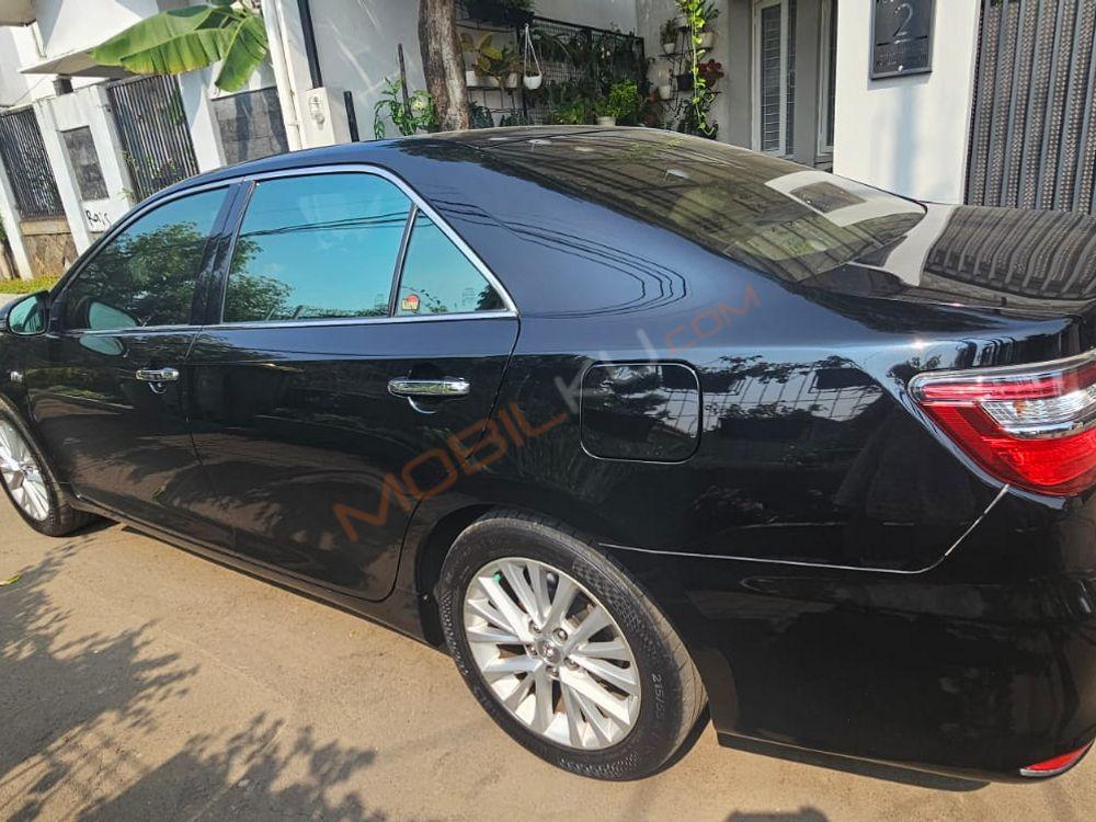 Mobil Toyota Camry 2016