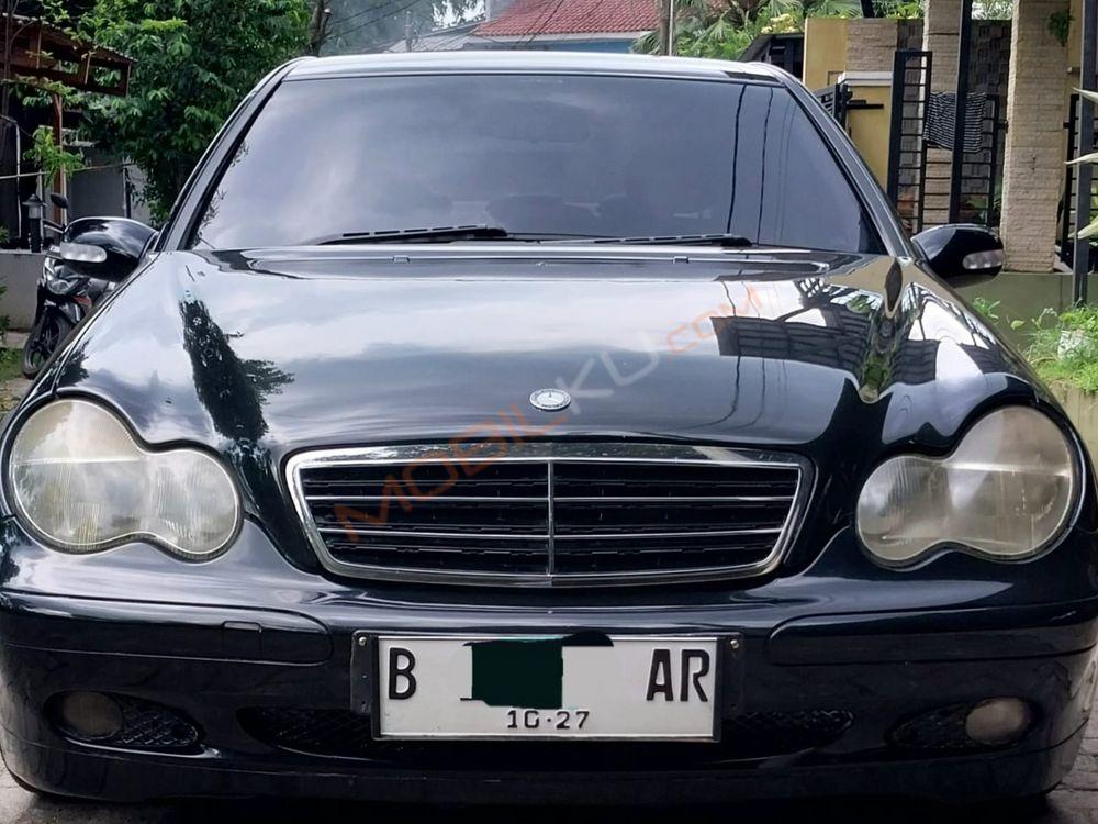 Mobil Mercedes-Benz C-Class 2004