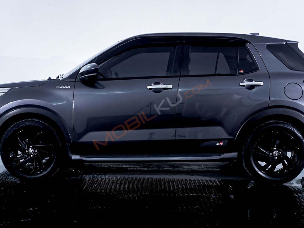 Mobil Toyota Raize 2021