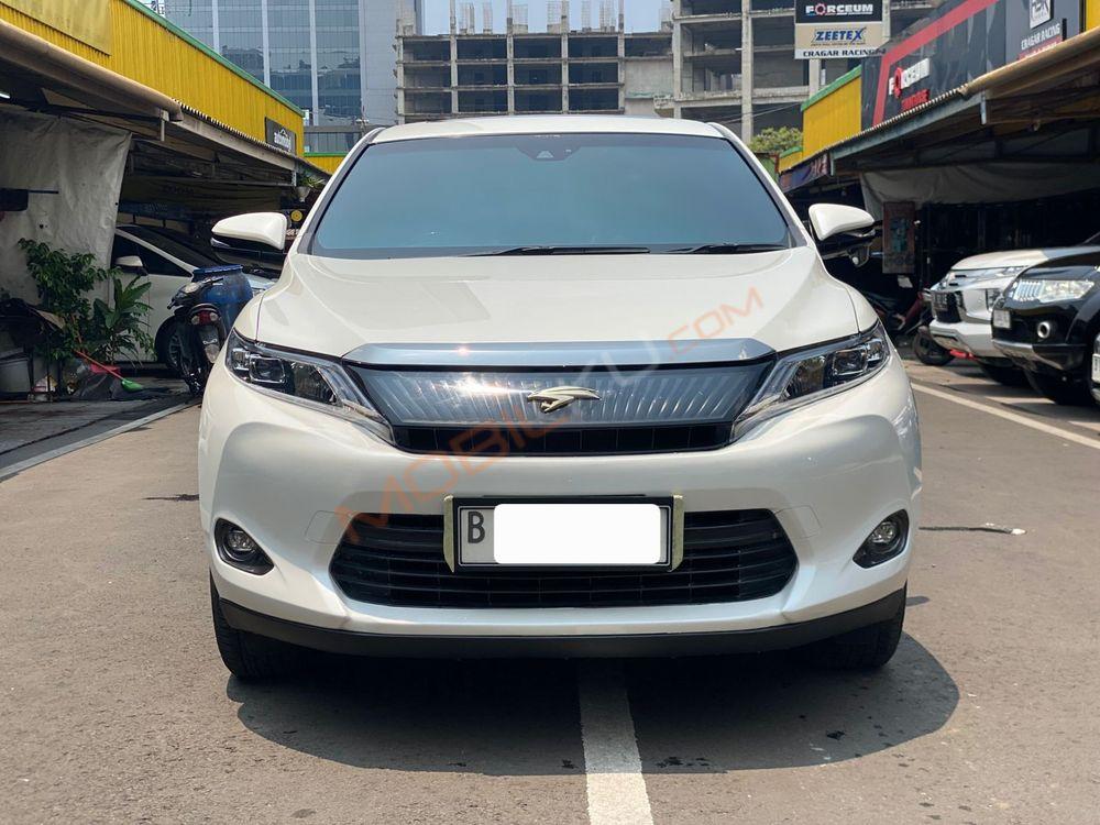 Mobil Toyota Harrier 2015