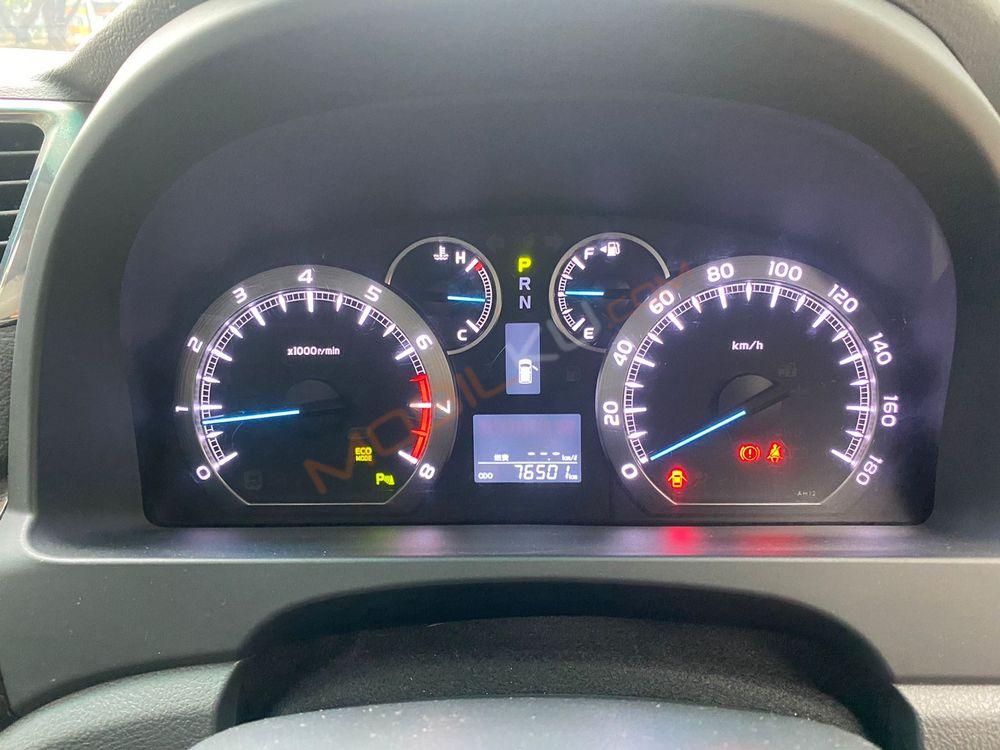 Mobil Toyota Vellfire 2014