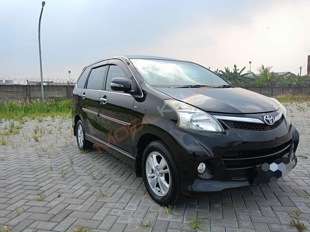 Mobil Toyota Avanza 2015