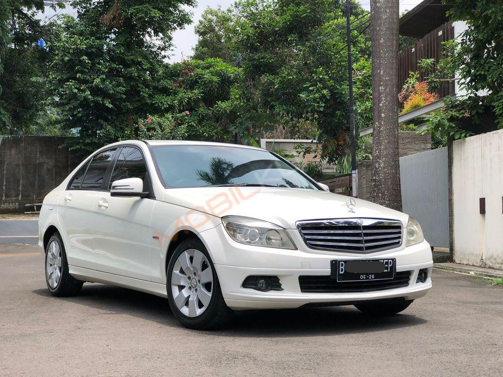 Mobil Mercedes-Benz C-Class 2011