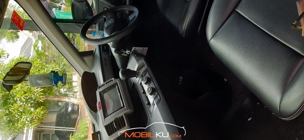 Mobil Honda Freed 2012