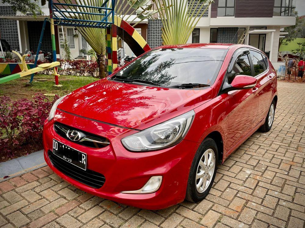 Mobil Hyundai Avega 2012