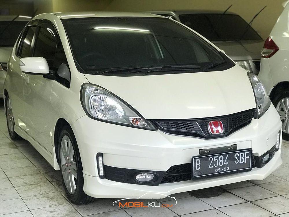 Mobil Honda Jazz 2012