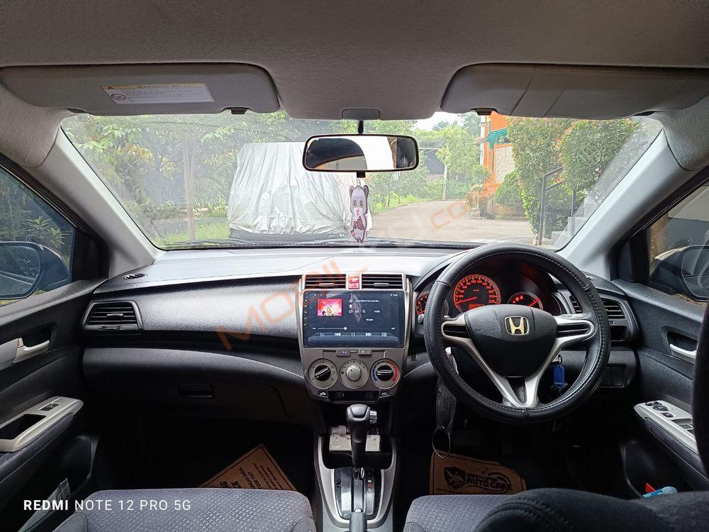 Mobil Honda City Sedan 2010