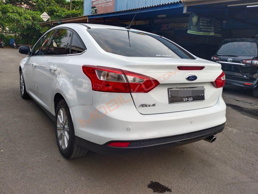 Mobil Ford Focus 2013