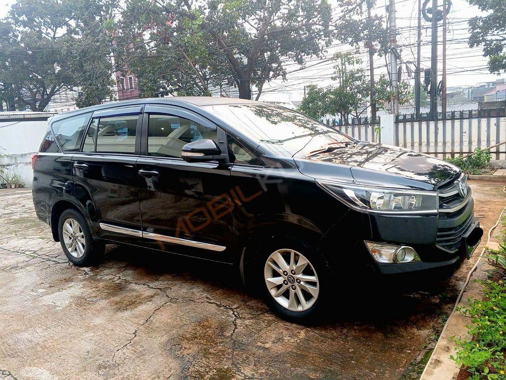 Mobil Toyota Kijang Innova 2017
