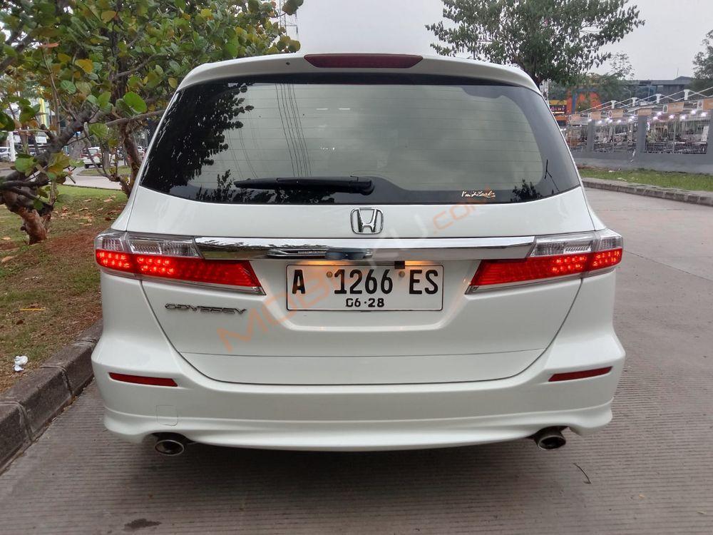 Mobil Honda Odyssey 2015