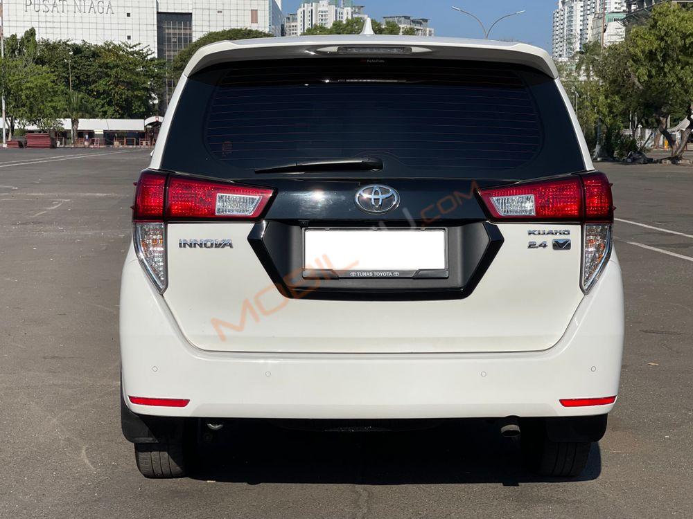 Mobil Toyota Kijang Innova 2022