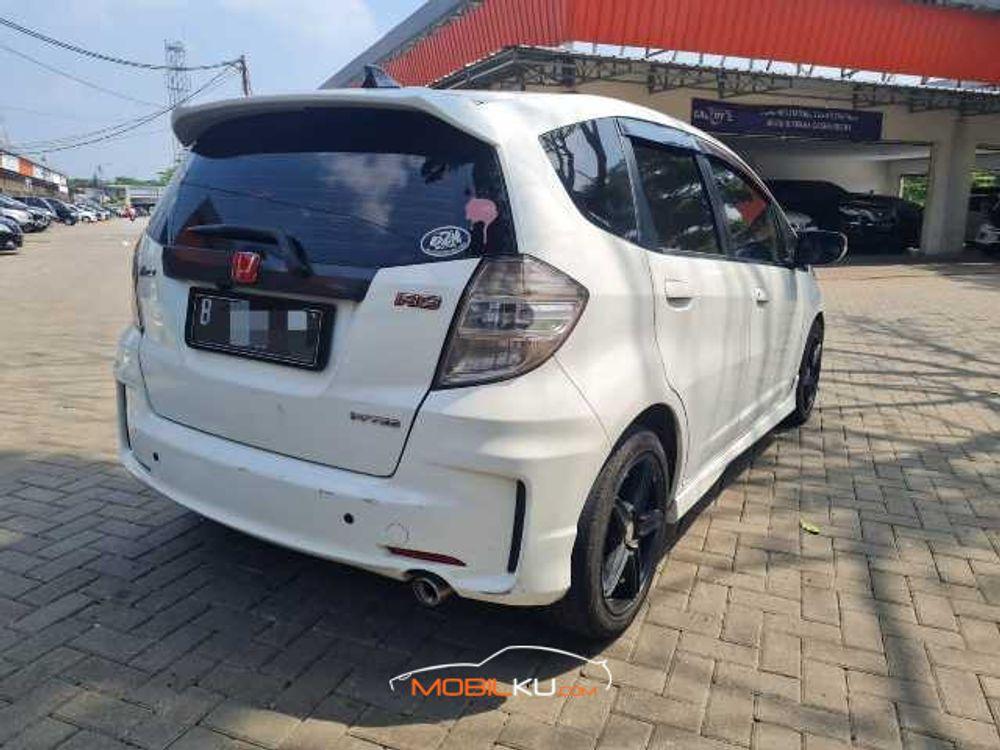 Mobil Honda Jazz 2013