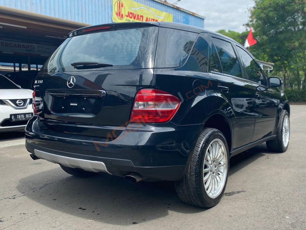Mobil Mercedes-Benz ML 2006