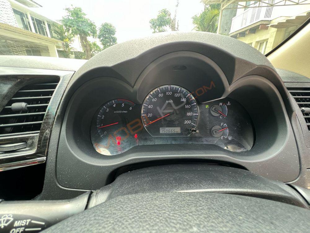 Mobil Toyota Fortuner 2011