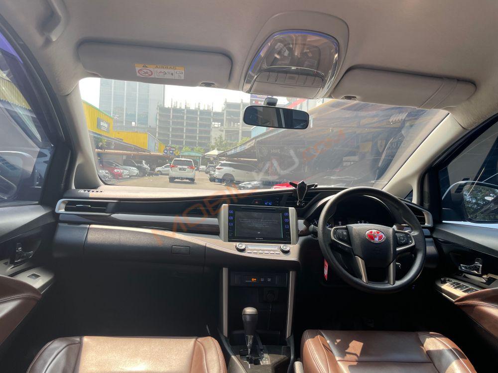 Mobil Toyota Kijang Innova 2016