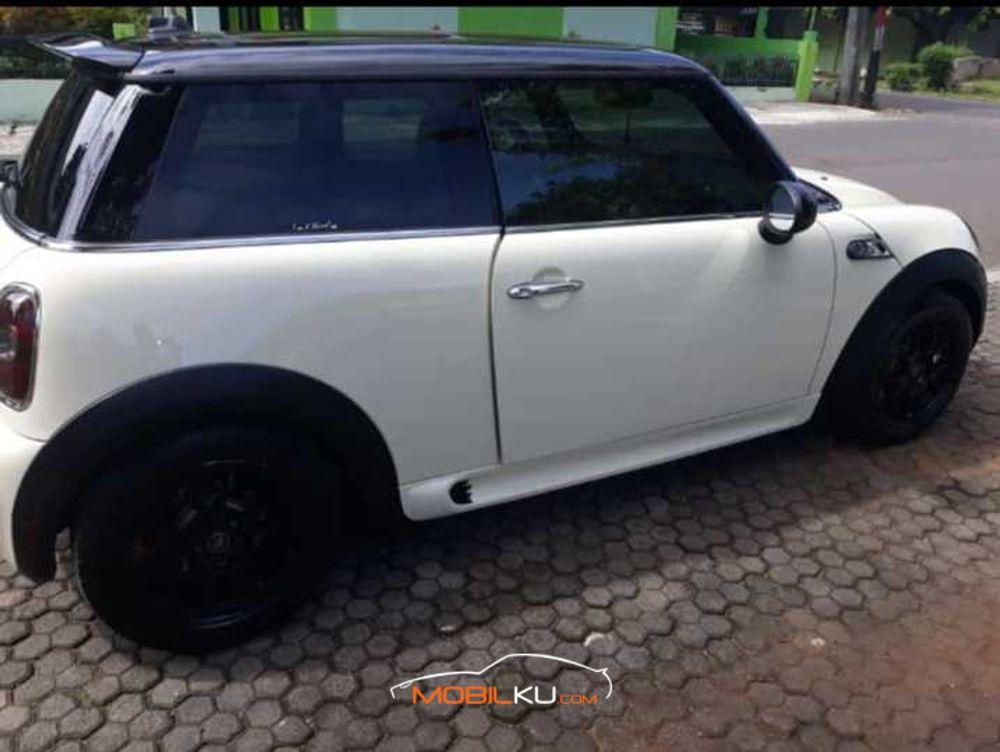 Mobil MINI 3-Door 2010