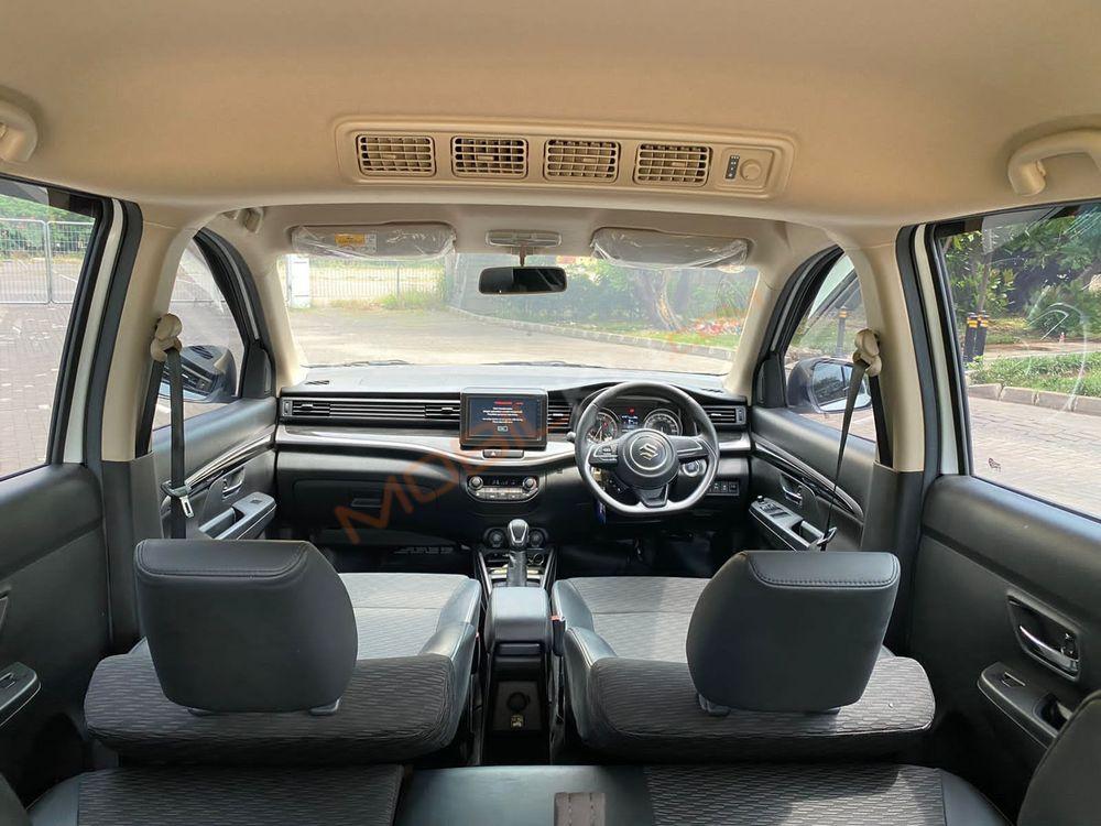 Mobil Suzuki XL7 2022