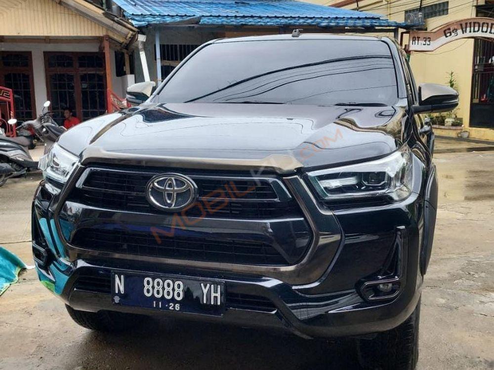 Mobil Toyota Hilux 2021