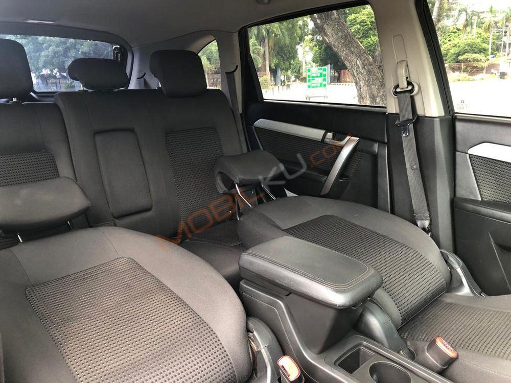 Mobil Chevrolet Captiva 2011